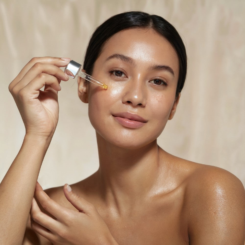 Gepflegte Haut mit Adonia Care Serum